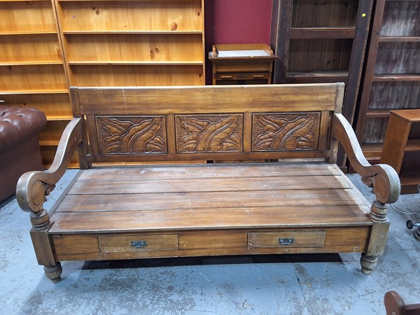 Lot 102 - STATION BENCH