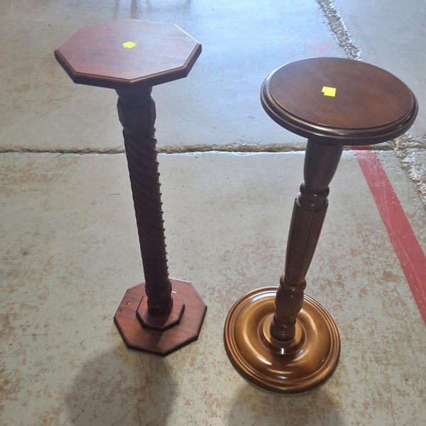 Lot 25 - PEDESTALS