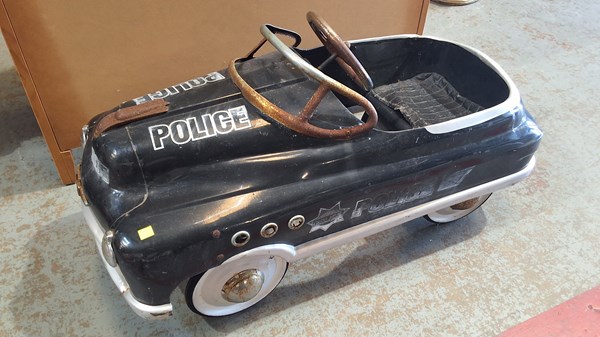 Lot 352 - PEDAL CAR