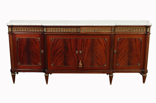 Lot 75 - SIDEBOARD