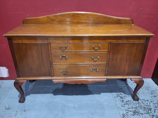 Lot 70 - SIDEBOARD