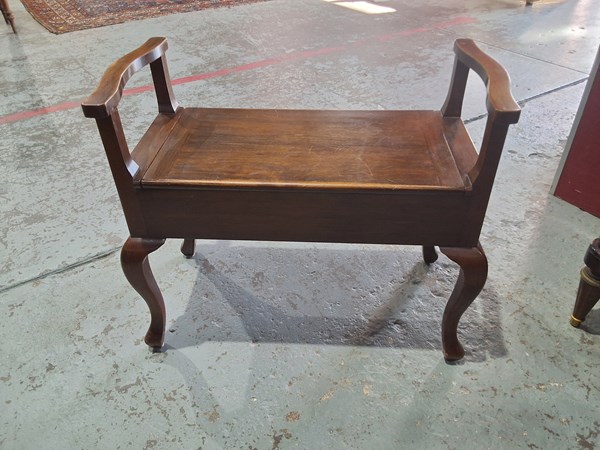 Lot 209 - PIANO STOOL