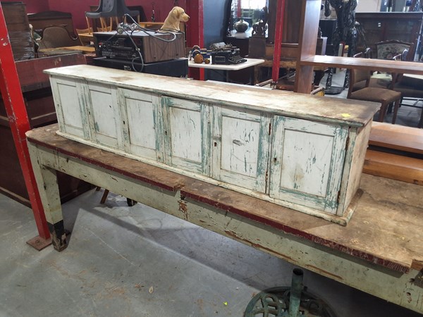 Lot 220 - CUPBOARD