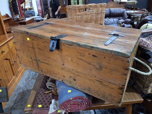 Lot 205 - TRUNK