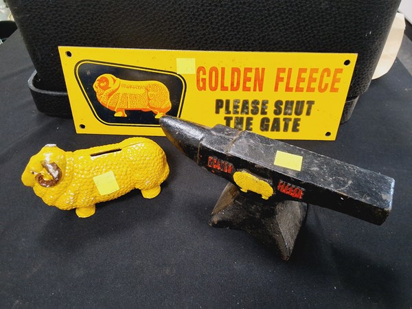 Lot 1242 - GOLDEN FLEECE COLLECTABLE SIGN AND RAM