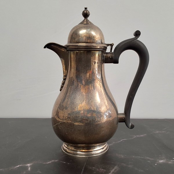 Lot 1039 - SILVER COFFEE POT