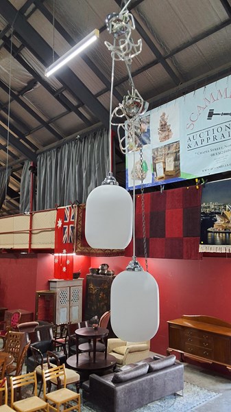 Lot 52 - HANGING LIGHTS