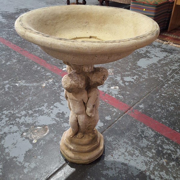 Lot 361 - BIRDBATH