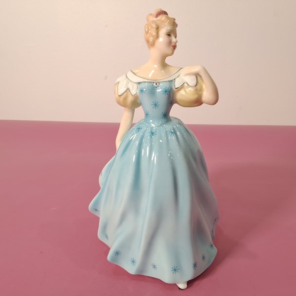 Lot 1023 - ROYAL DOUYLTON FIGURE