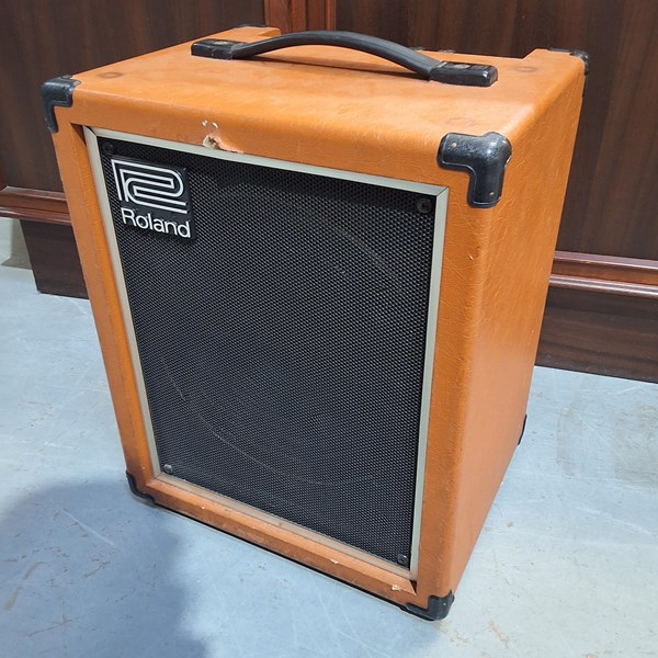 Lot 332 - AMPLIFIER