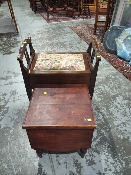 Lot 171 - STOOLS