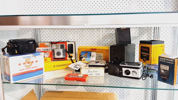 Lot 1269 - CAMERAS