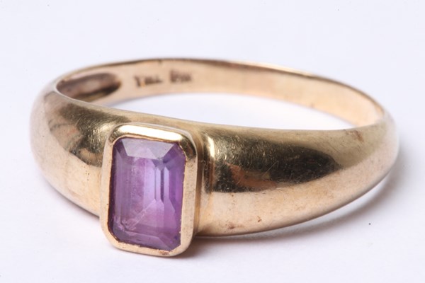 Lot 1024 - RING