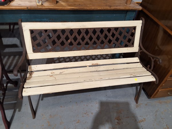 Lot 172 - GARDEN BENCH