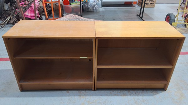 Lot 321 - CABINETS