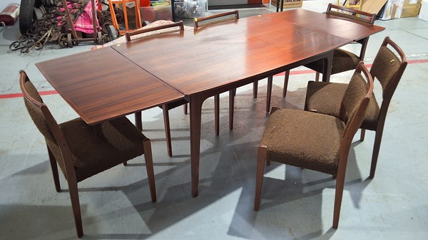 Lot 341 - DINING SUITE