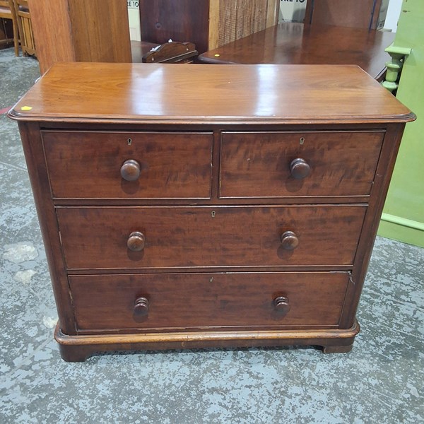 Lot 28 - CHEST