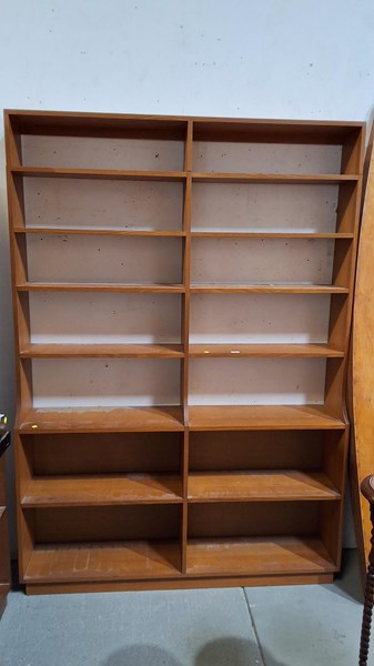 Lot 314 - BOOKSHELF