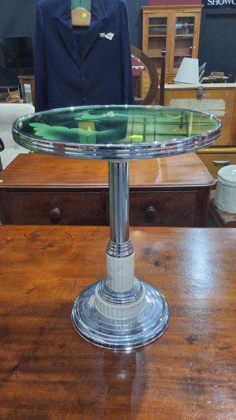 Lot 201 - TABLE