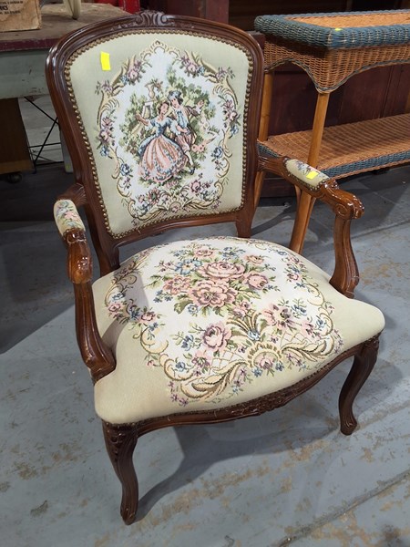 Lot 227 - ARMCHAIR