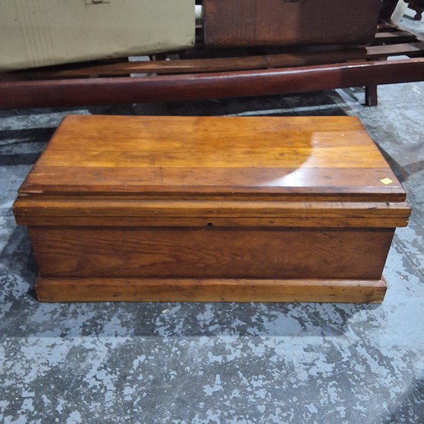 Lot 155 - TRUNK