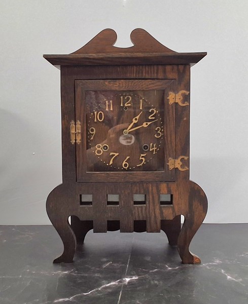 Lot 1334 - MANTEL CLOCK