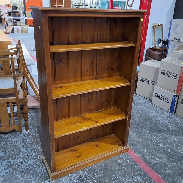 Lot 145 - BOOKSHELF