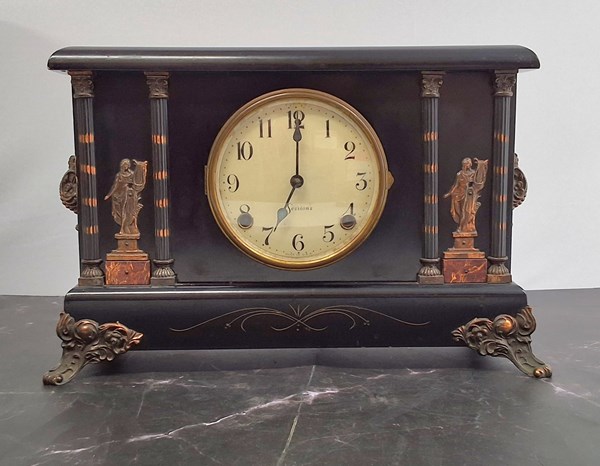 Lot 1333 - MANTEL CLOCK