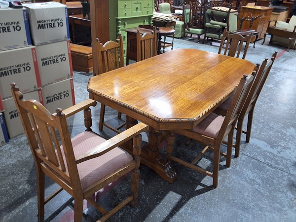 Lot 183 - DINING SUITE