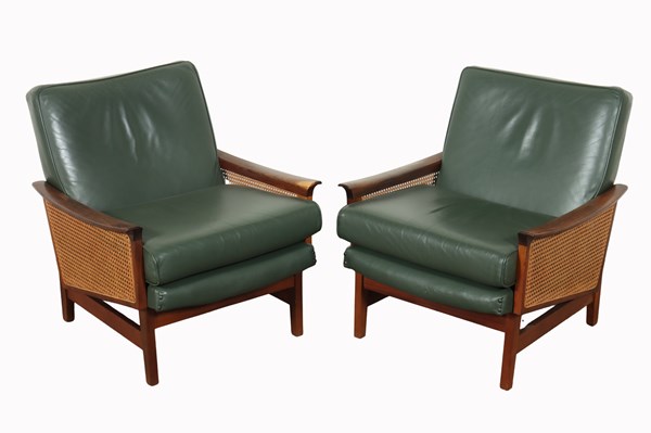 Lot 112 - PAIR OF FLERLINE ARMCHAIRS