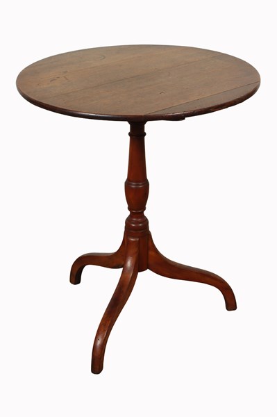 Lot 9 - OCCASIONAL TABLE