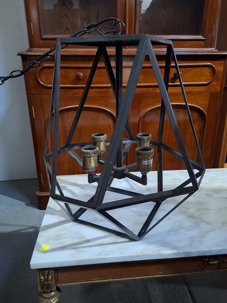 Lot 381 - PENDANT LIGHT