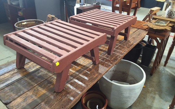 Lot 370 - PLANTER STANDS