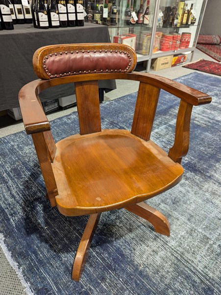 Lot 283 - DESK CHAIR