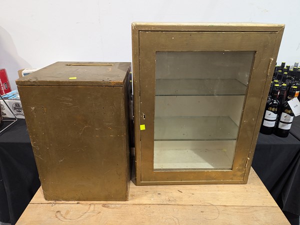 Lot 284 - BALLOT BOX AND DISPLAY