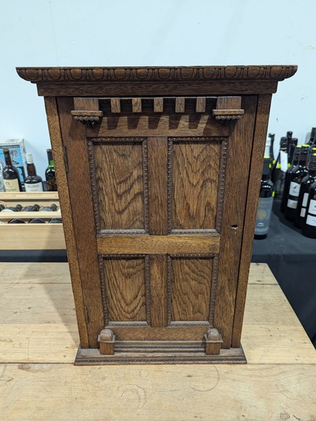 Lot 66 - SMOKERS CABINET