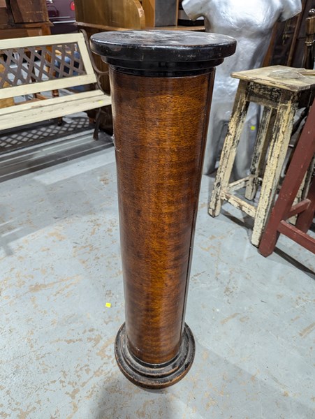 Lot 154 - PEDESTAL