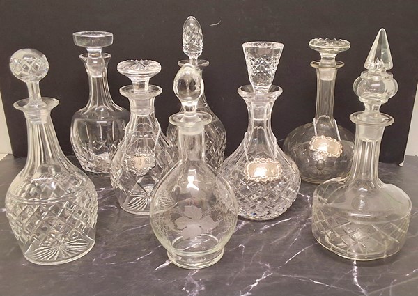 Lot 1211 - A COLLECTION OF DECANTERS