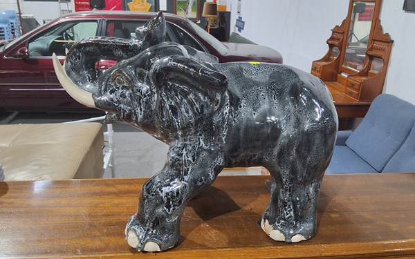 Lot 273 - ELEPHANT