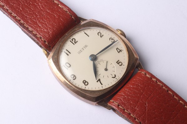 Lot 1004 - GOLD WATCH