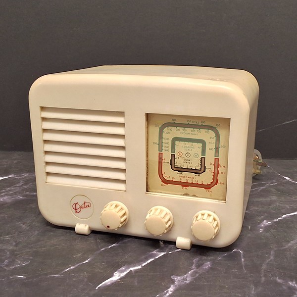 Lot 1291 - VINTAGE RADIO