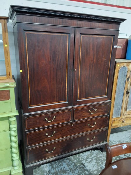 Lot 46 - LINEN PRESS