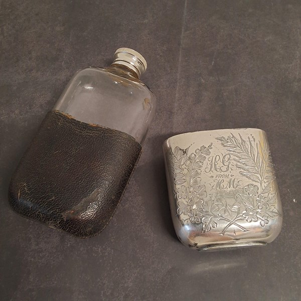 Lot 1040 - FLASK