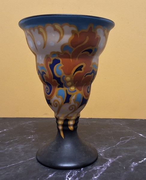 Lot 1016 - REGINA VASE