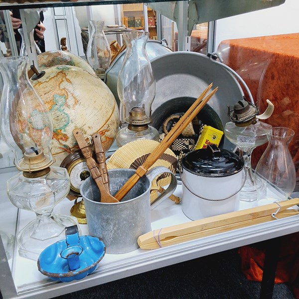Lot 1073 - RUSTRIC SUNDRIES