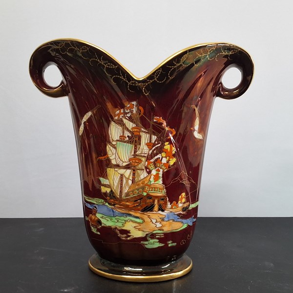 Lot 1185 - CROWN DEVON LUSTRE VASE