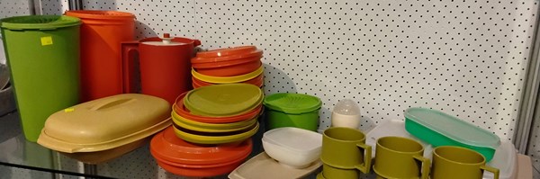Lot 1282 - TUPPERWARE