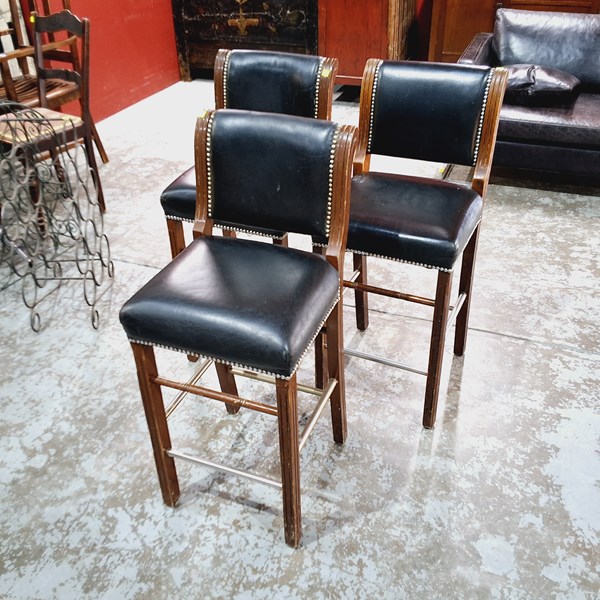 Lot 100 - BARSTOOLS