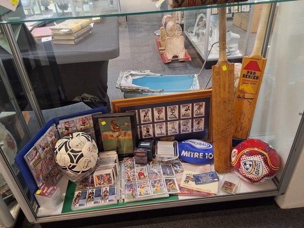Lot 1152 - SPORTING COLLECTABLES