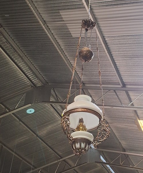 Lot 295 - KEROSENE LAMP
